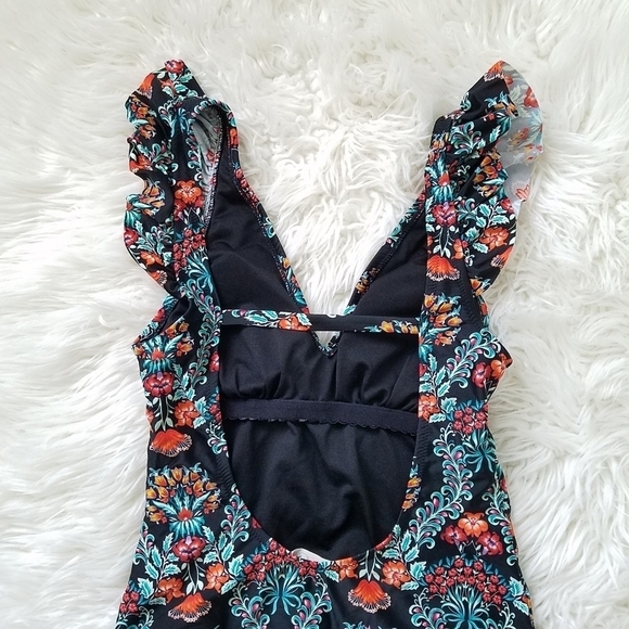 Jessica Simpson Estilo Floral Ruffle One-Piece Swimsuit Size Small - Picture 5 of 13